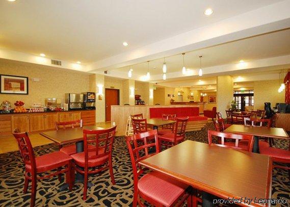 韦纳奇盖特威舒适套房酒店 餐厅 照片